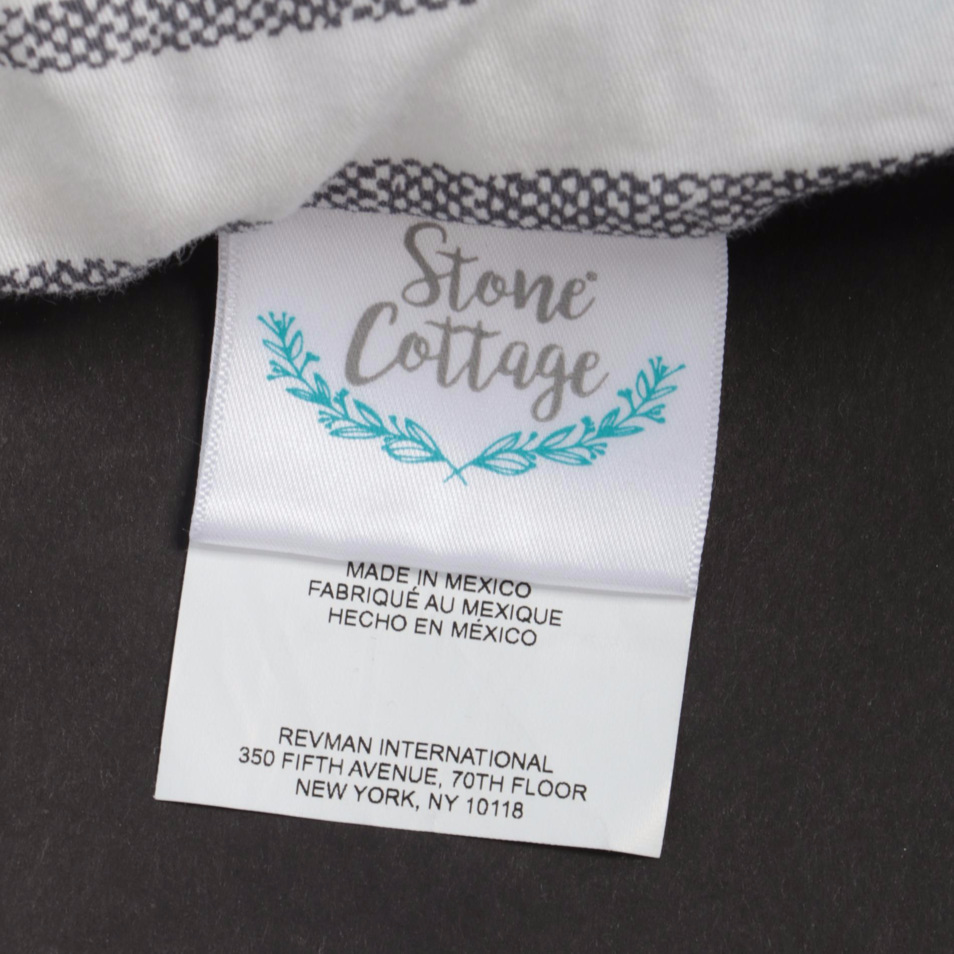 Stone Cottage Coverlet With Pillows EBTH