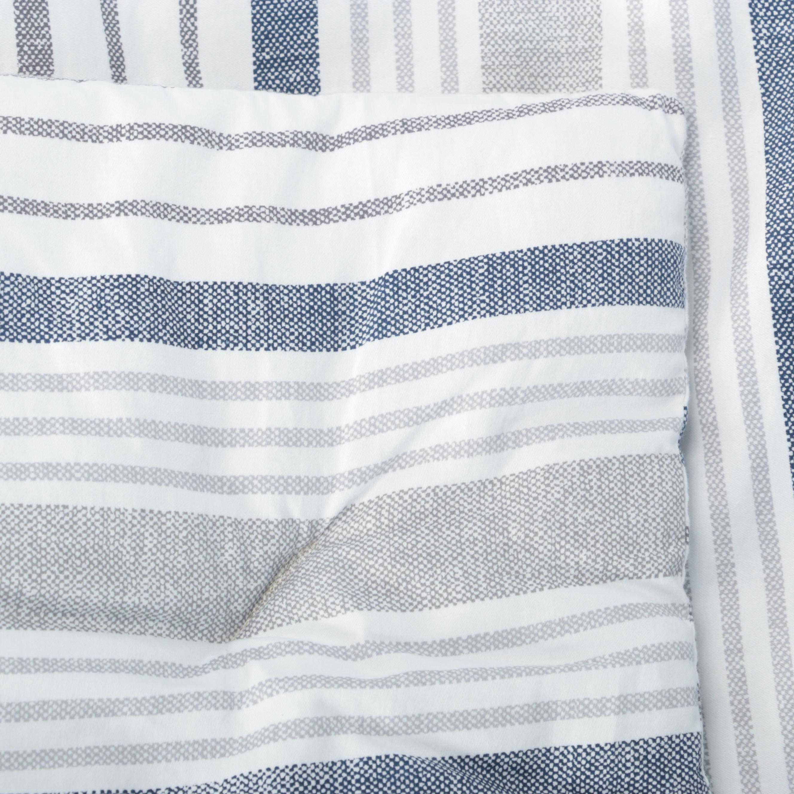 Stone Cottage Coverlet With Pillows EBTH