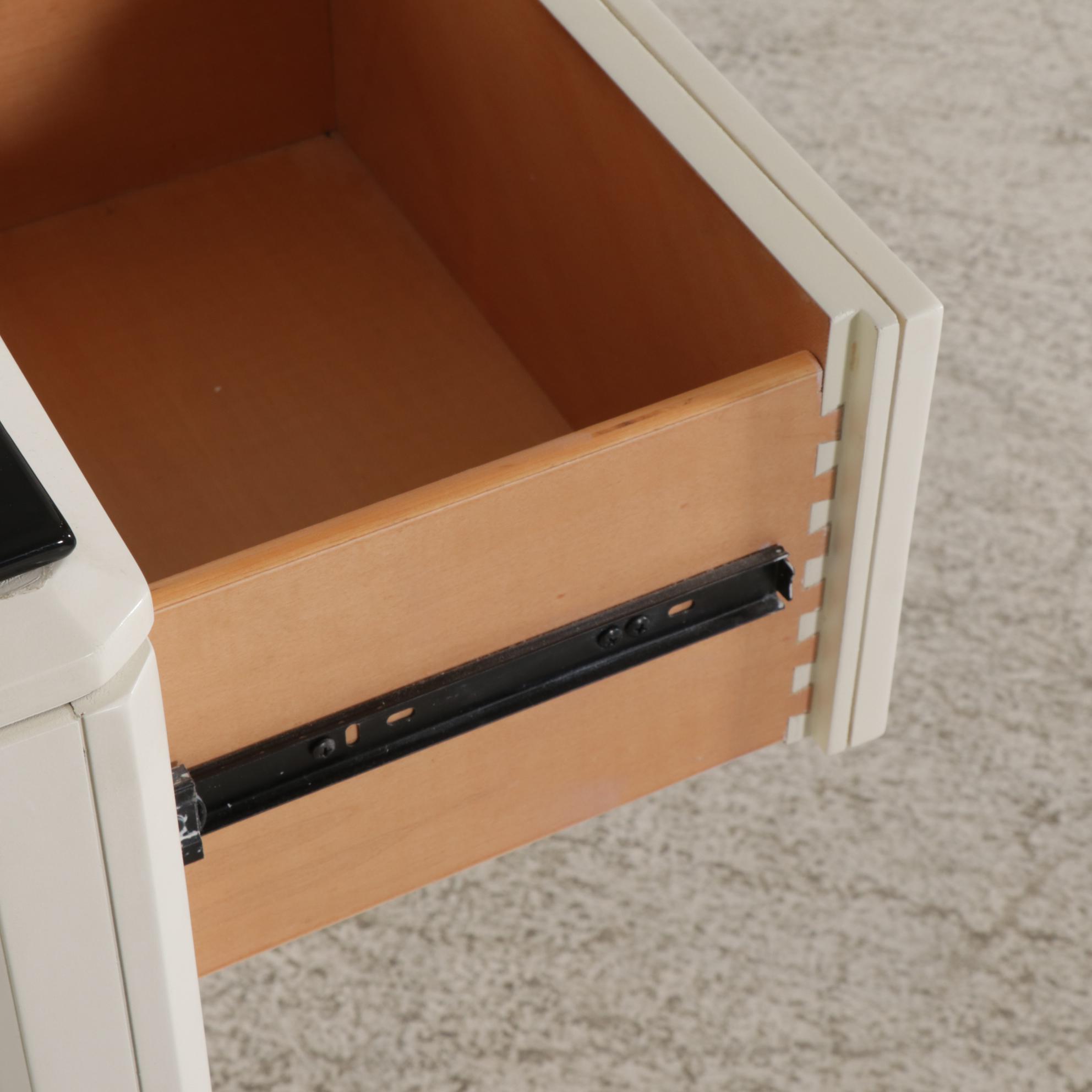 Lea Industries White Finished Dresser and Mirror 21st Century