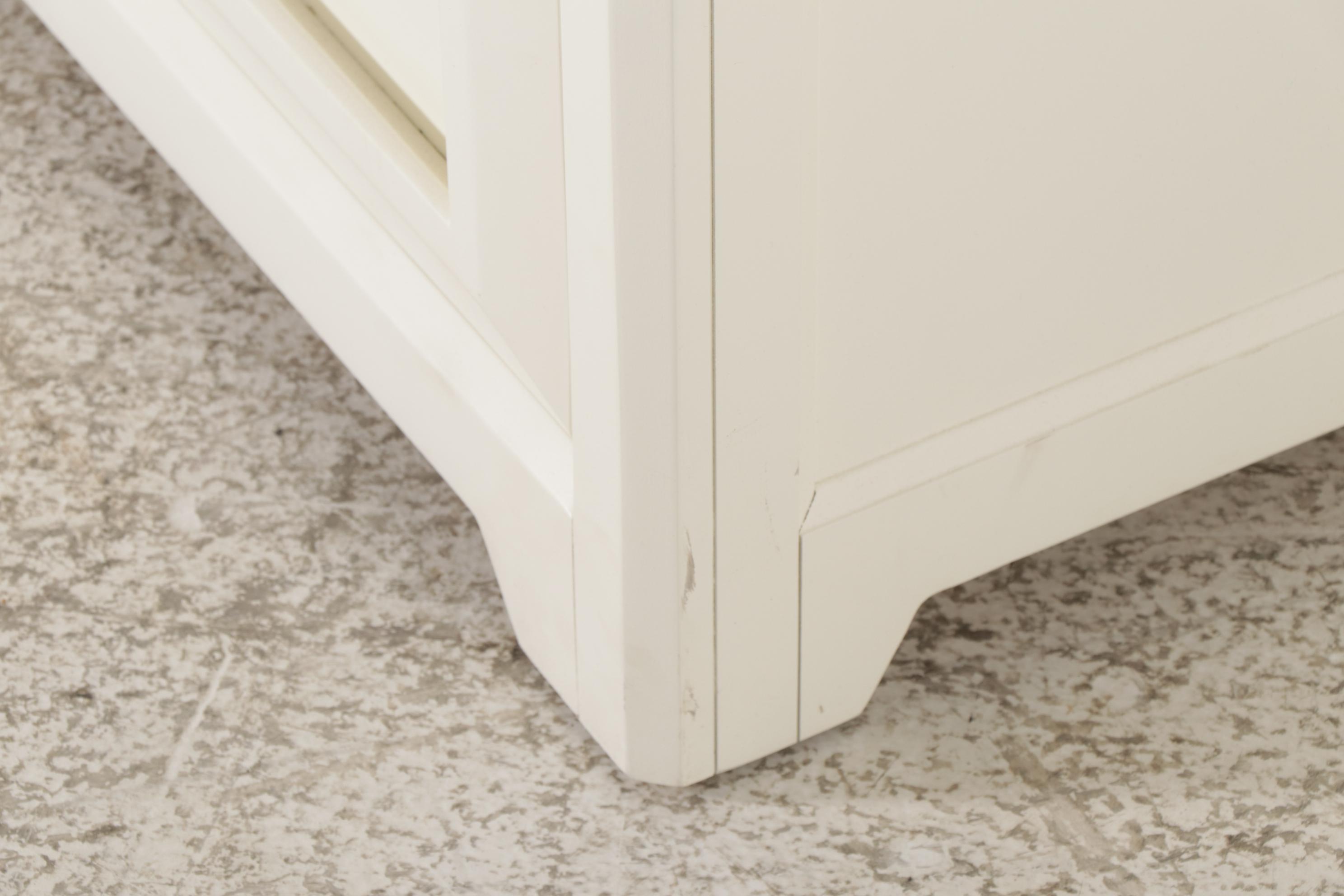 Lea Industries White Finished Dresser and Mirror 21st Century