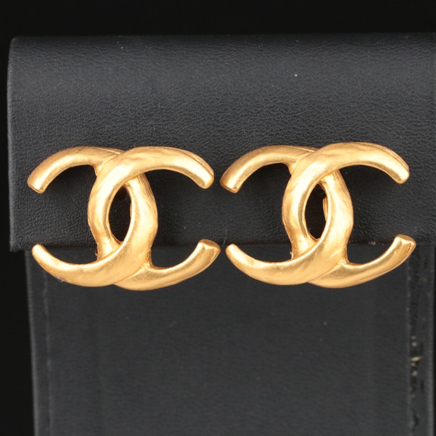 Authentic Vintage Chanel clip on earrings CC logo double C rhinestone