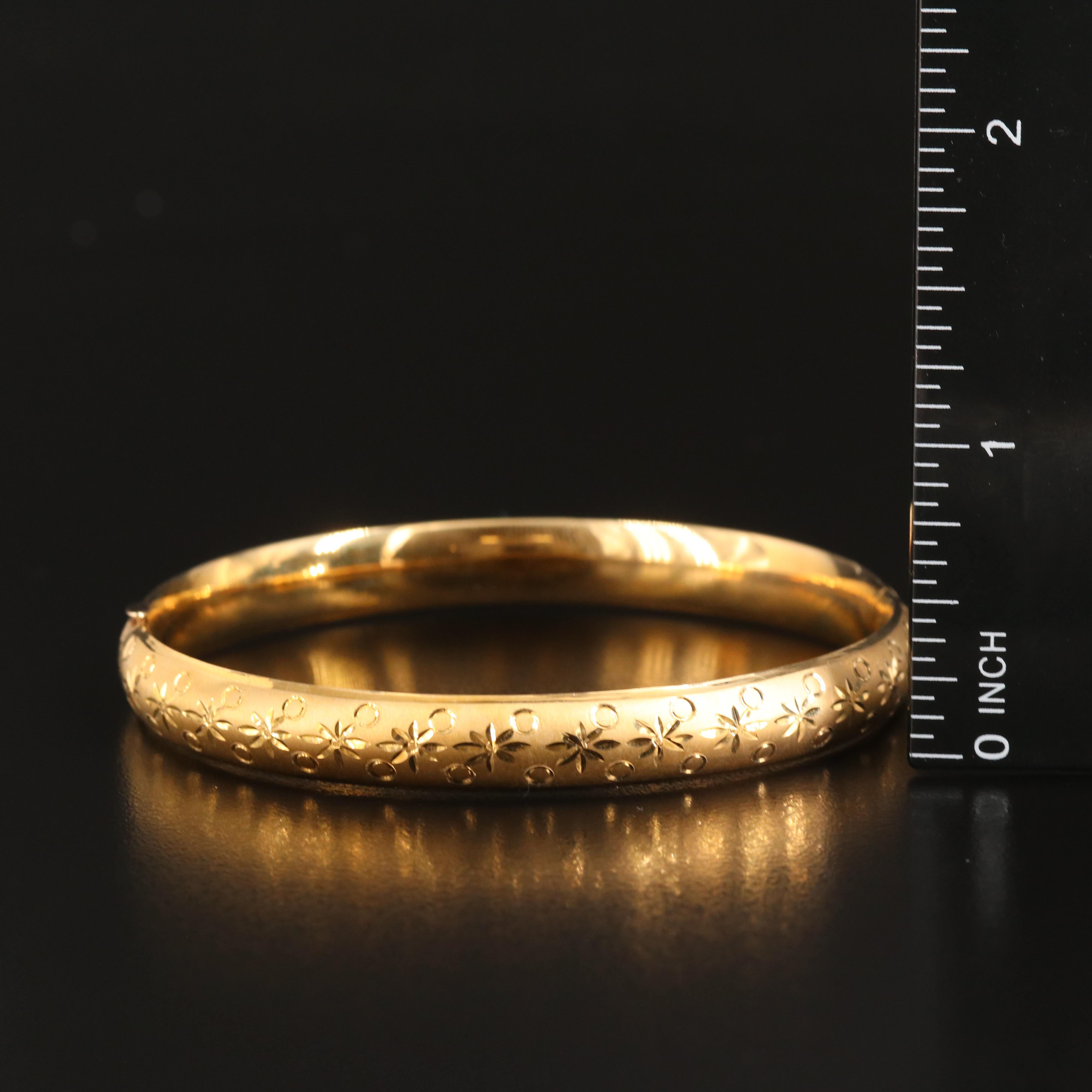 14K Hinged Bangle with Diamond Cut Pattern | EBTH