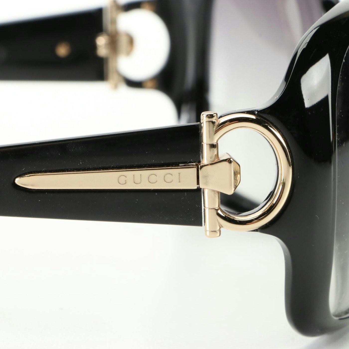 Gucci 3099/S Horsebit Black Oversized Sunglasses with Case | EBTH