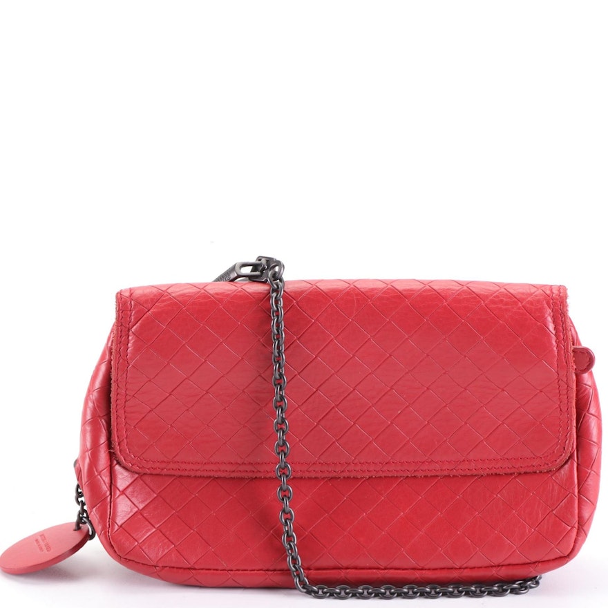 Bottega Veneta Clutch Crossbody Bag in Intrecciomirage Nappa Leather