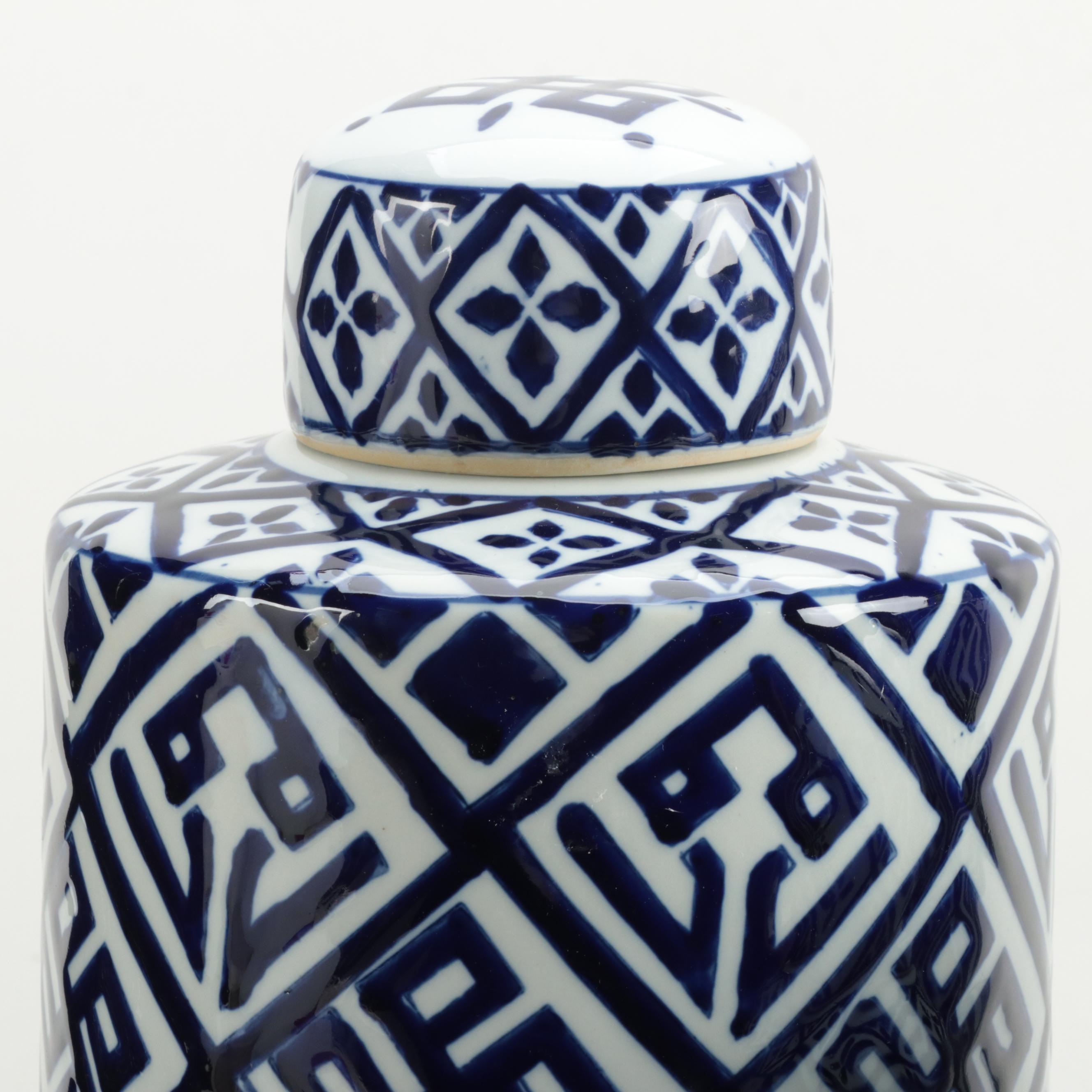 chinese-porcelain-blue-and-white-cylindrical-canisters-ebth