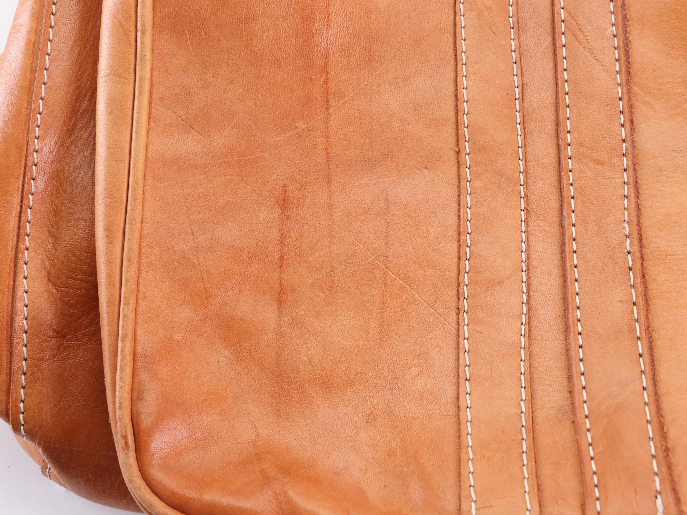 Large Leather Travel Bag with Detachable Shoulder Strap EBTH