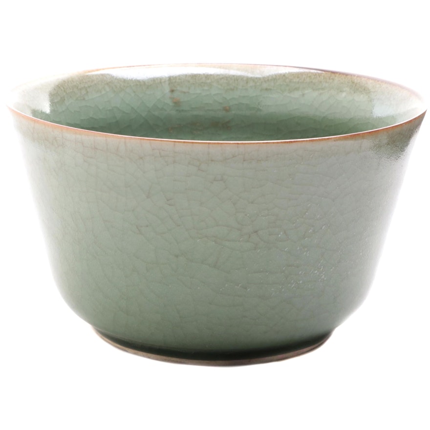Chinese Earthenware Celadon Crackle Glaze Bowl