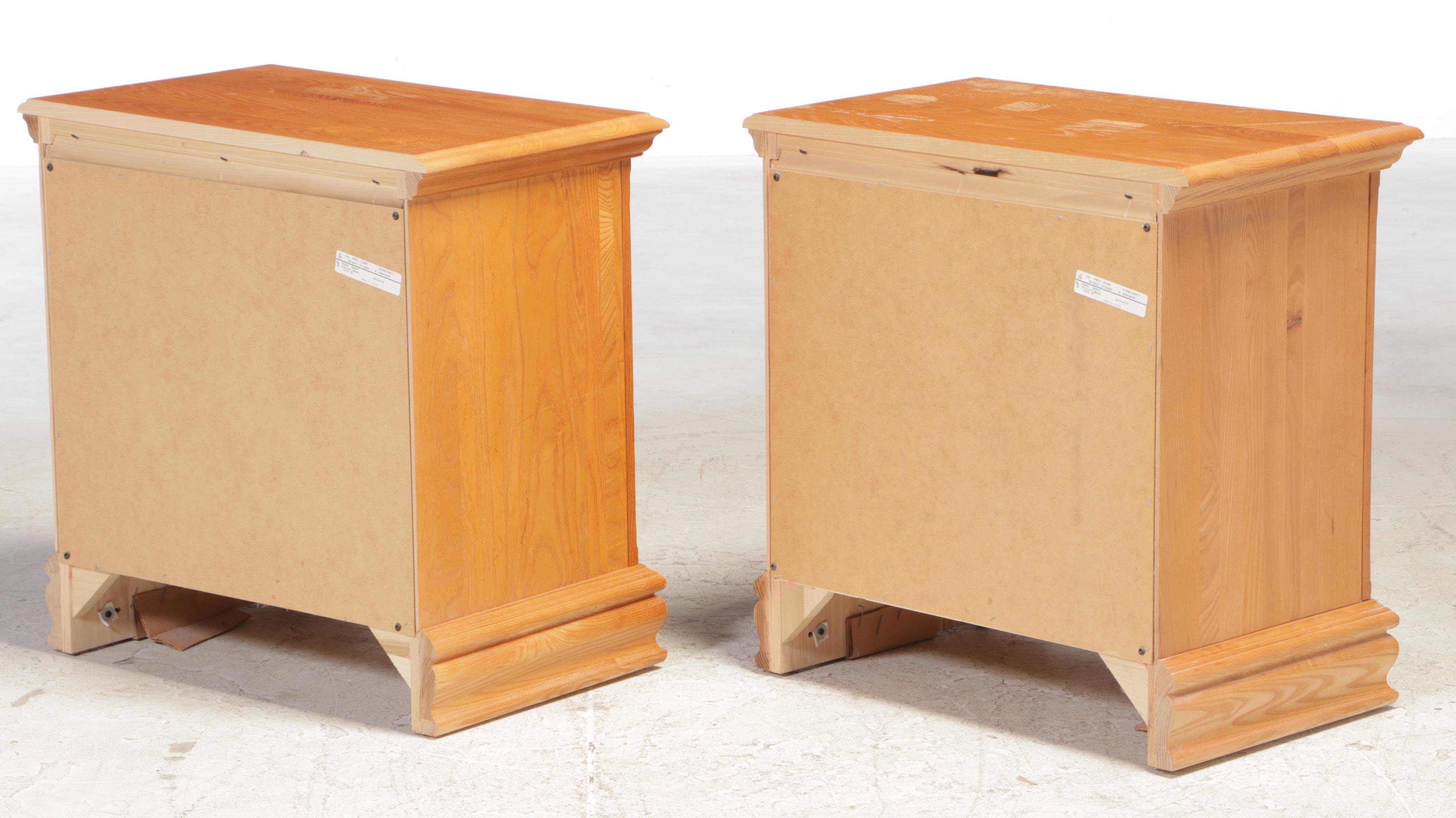 Pair of VaughanBassett Furniture Co. Federal Style Oak Bedside Chests