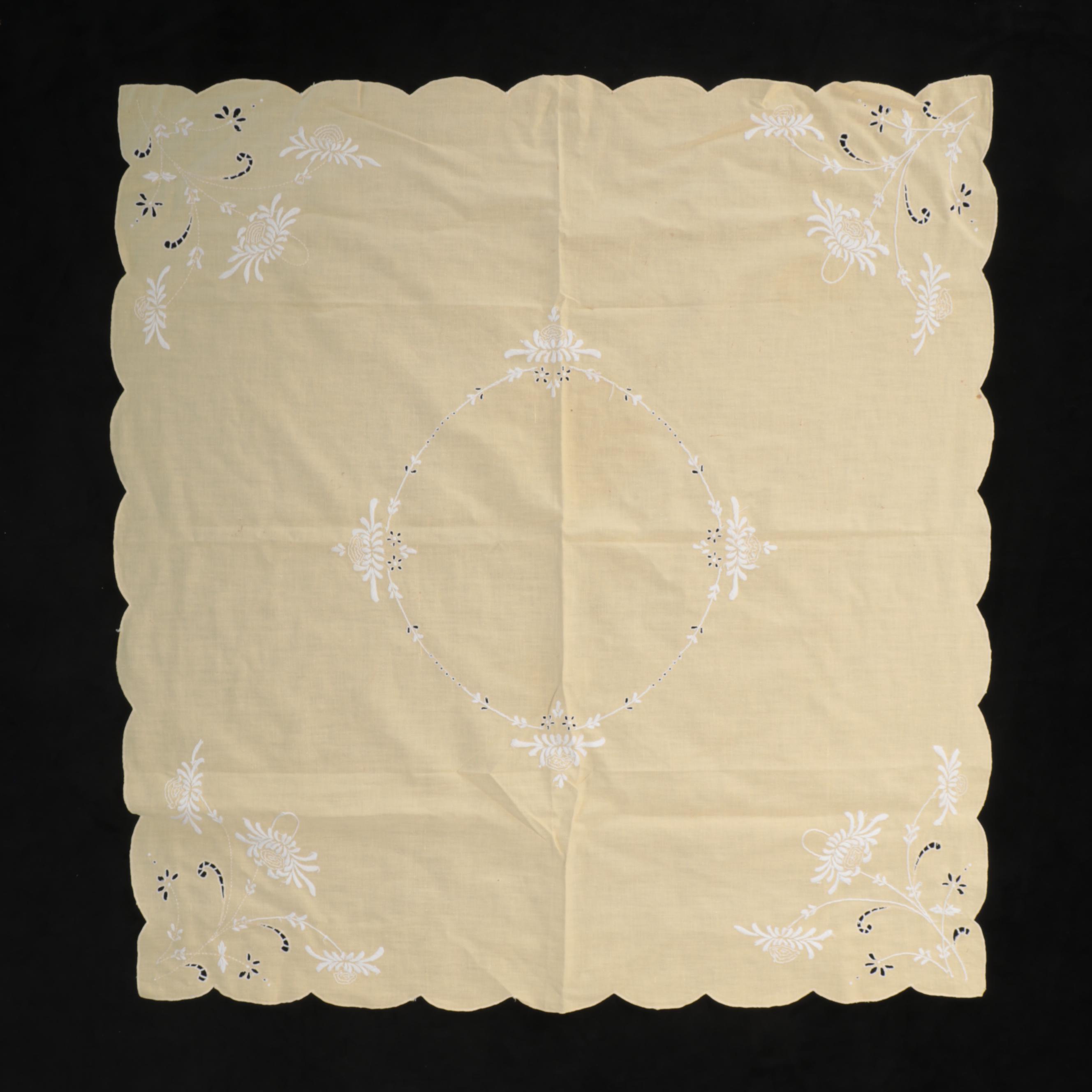 Danica Green Cloth Napkins with Other Table Linens, 20th Century EBTH