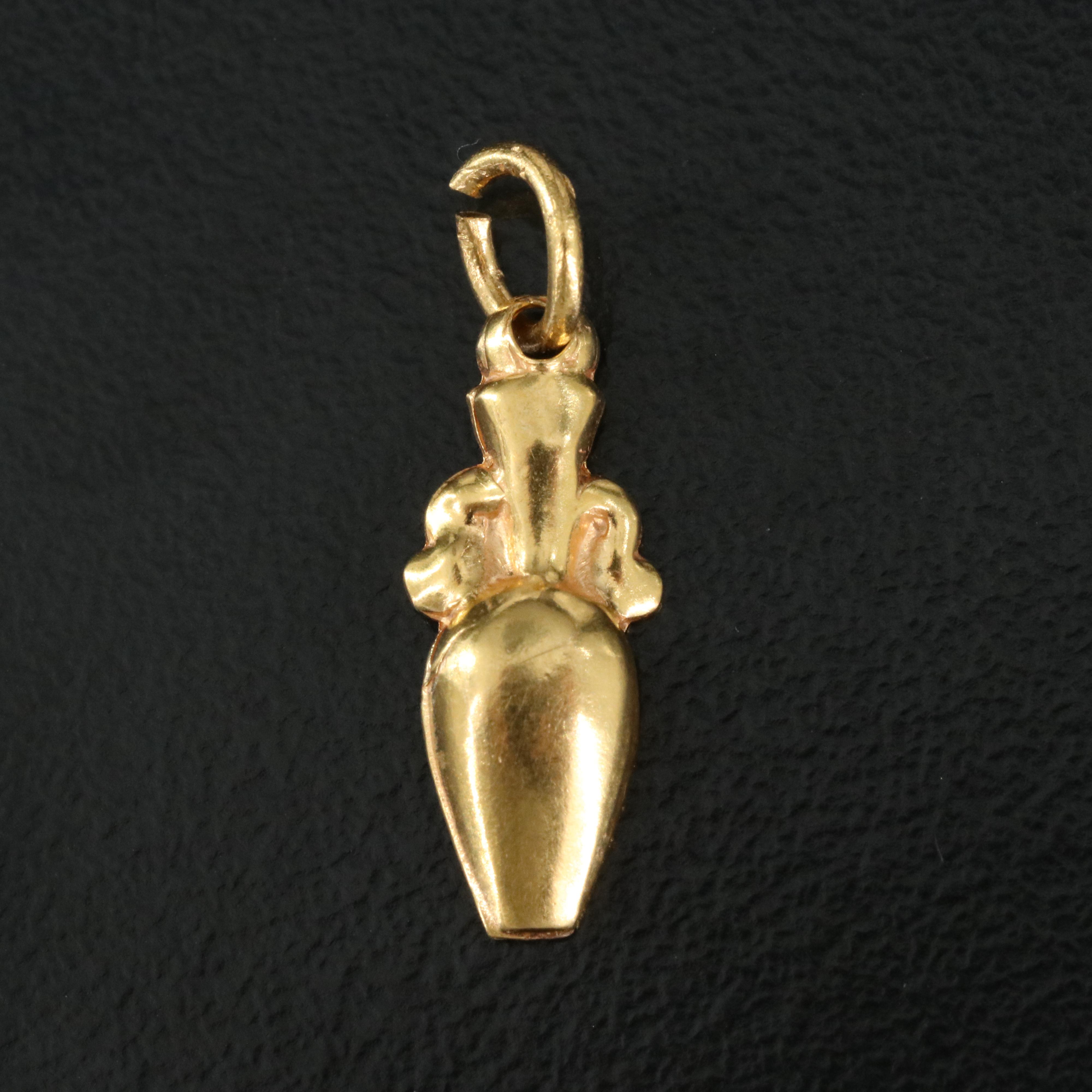 18K Vase Charm EBTH
