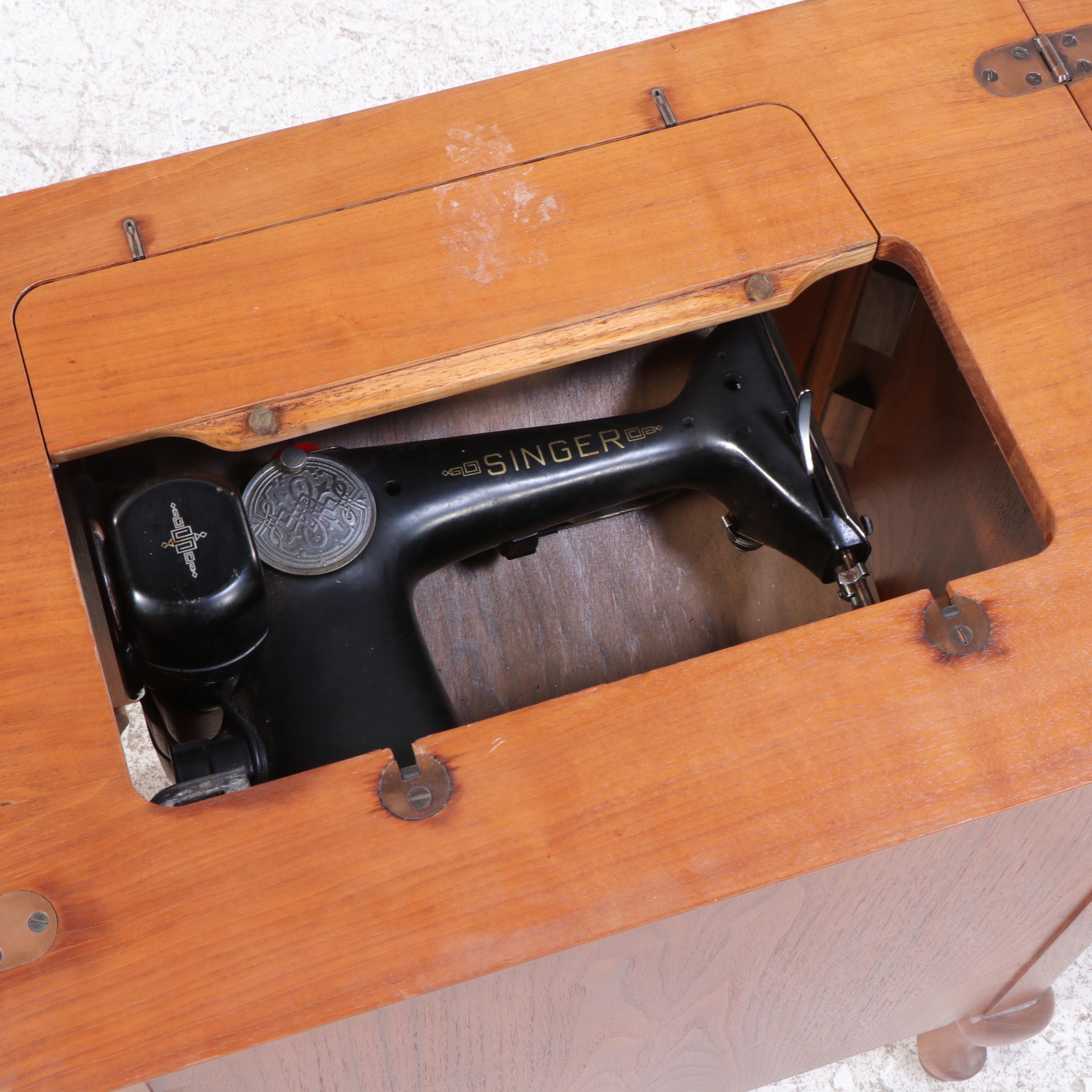 Singer Electric Sewing Machine with Wooden Sewing Early to Mid20th C. EBTH