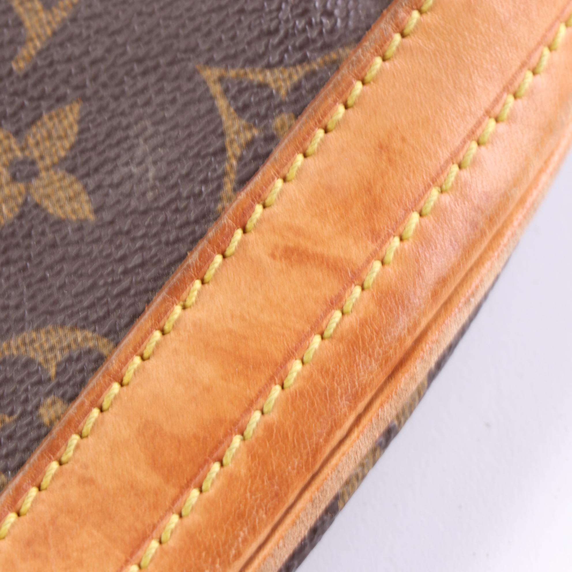 Louis Vuitton Bucket Bag in Monogram Canvas EBTH