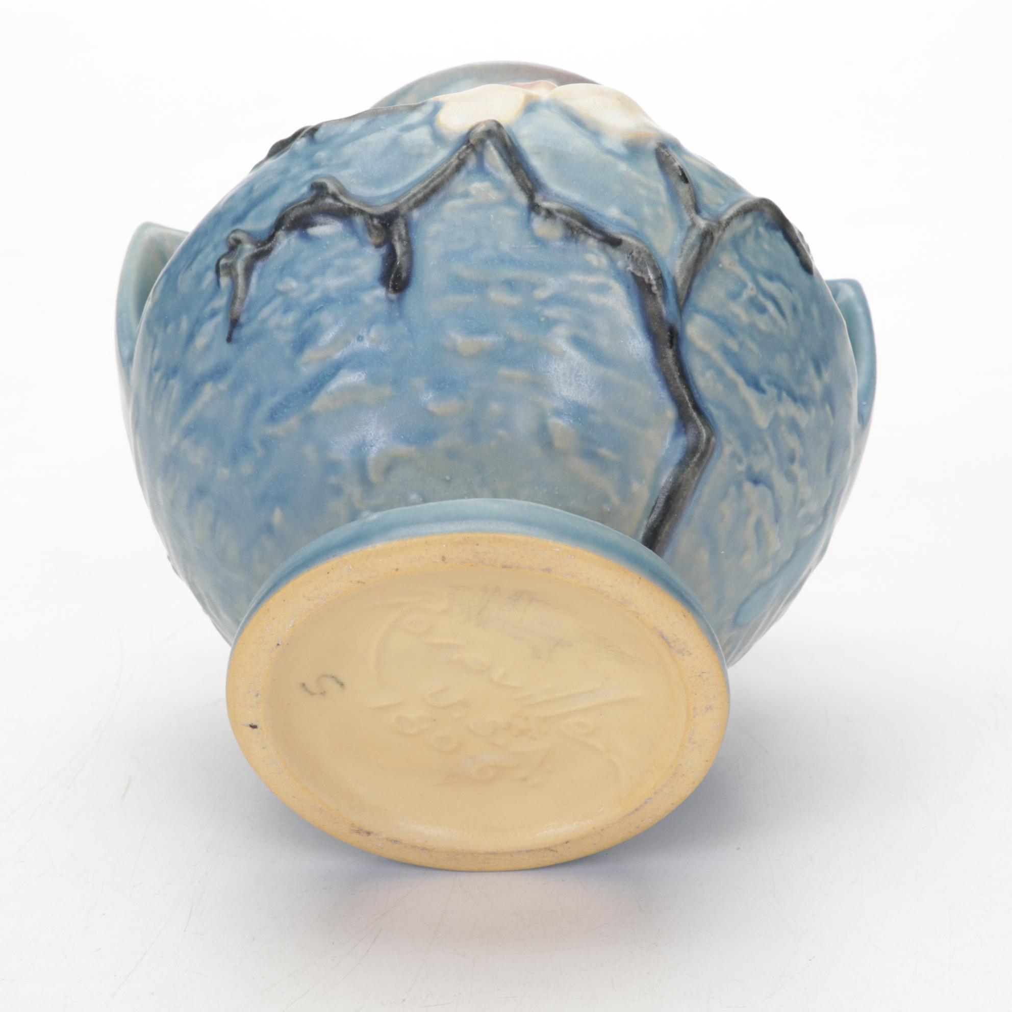 Roseville Dogwood and Waterlily Vases with Hull Pottery Vase EBTH