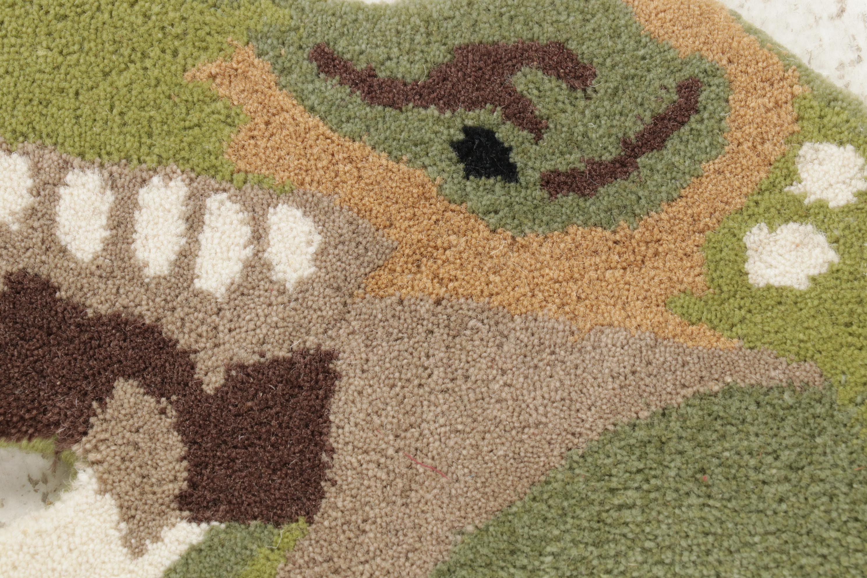 3' x 5'1 HandTufted T.Rex Shaped Pictorial Accent Rug EBTH