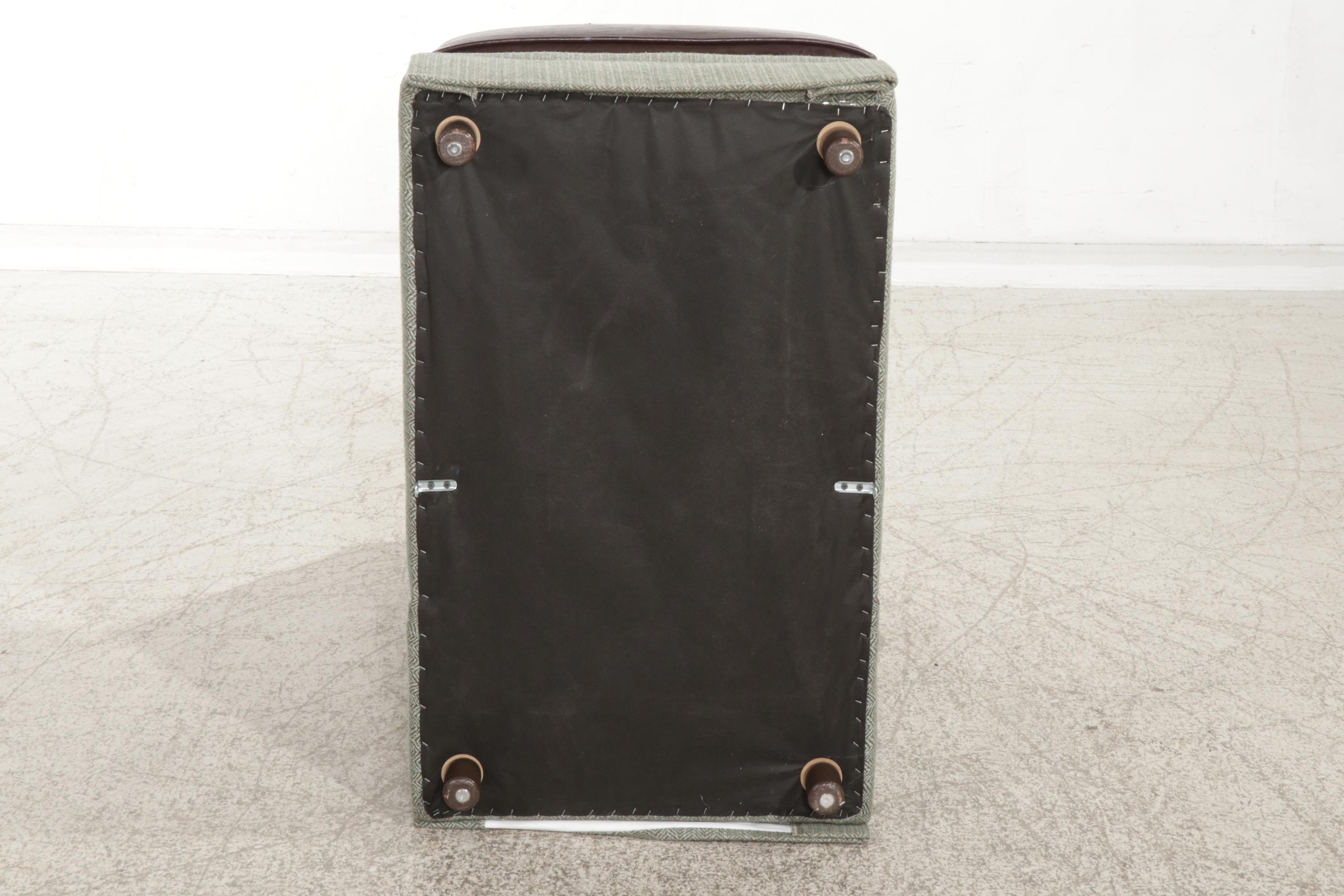 Norwalk Furniture Bonded Leather and Upholstered Sectional Sofa EBTH