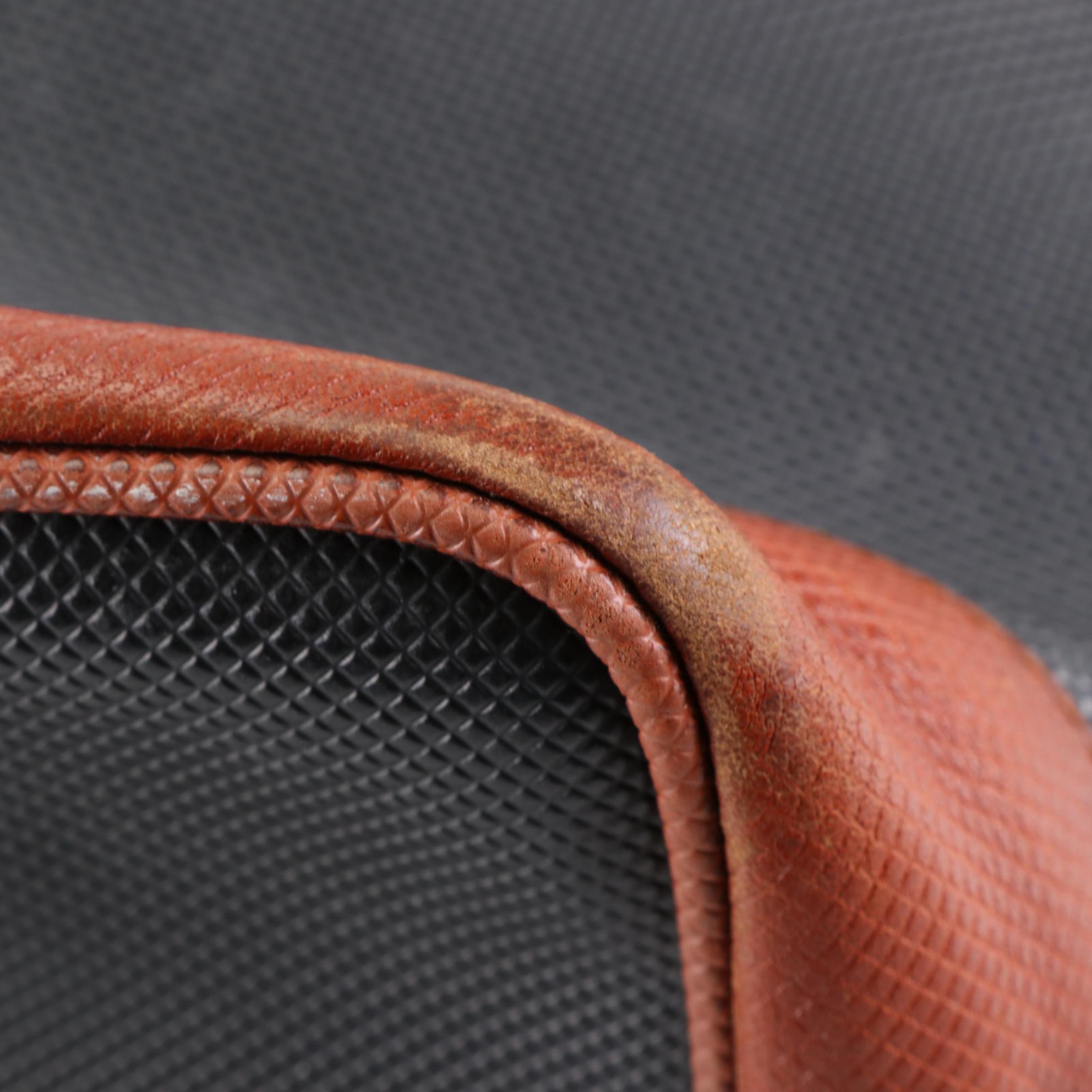 Bottega Shoulder Bag in Leather with Intrecciato Straps EBTH