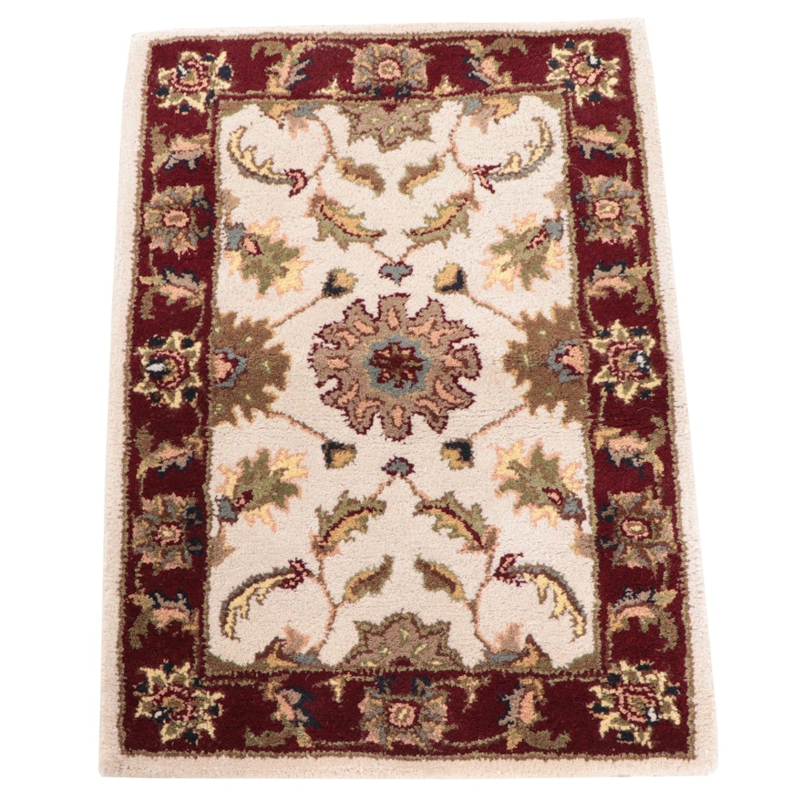 2'1 x 2'10 Hand-Tufted Indian Agra "Roberto" Accent Rug