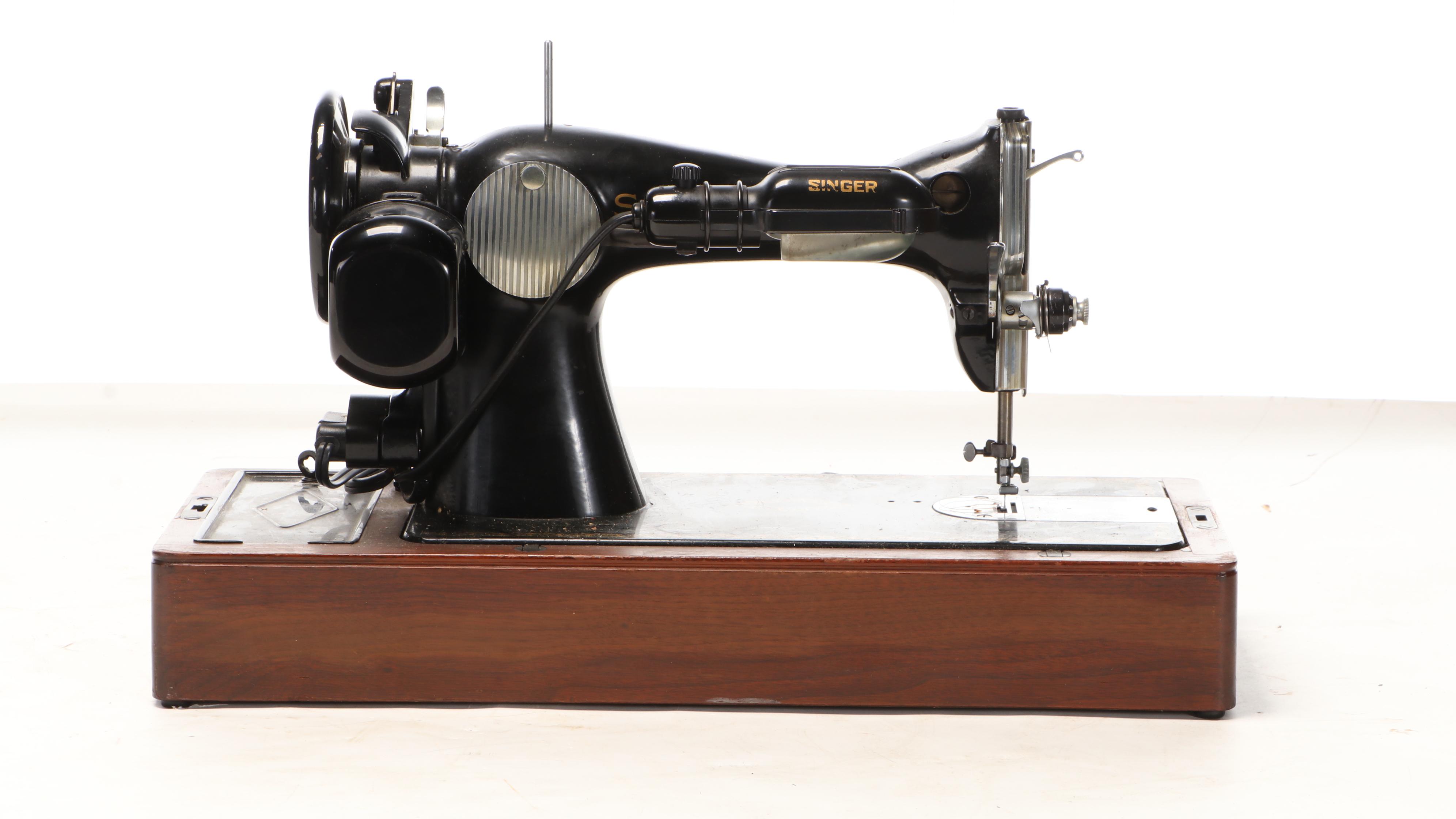 Singer Sewing Machine with Bentwood Case, 1952 EBTH