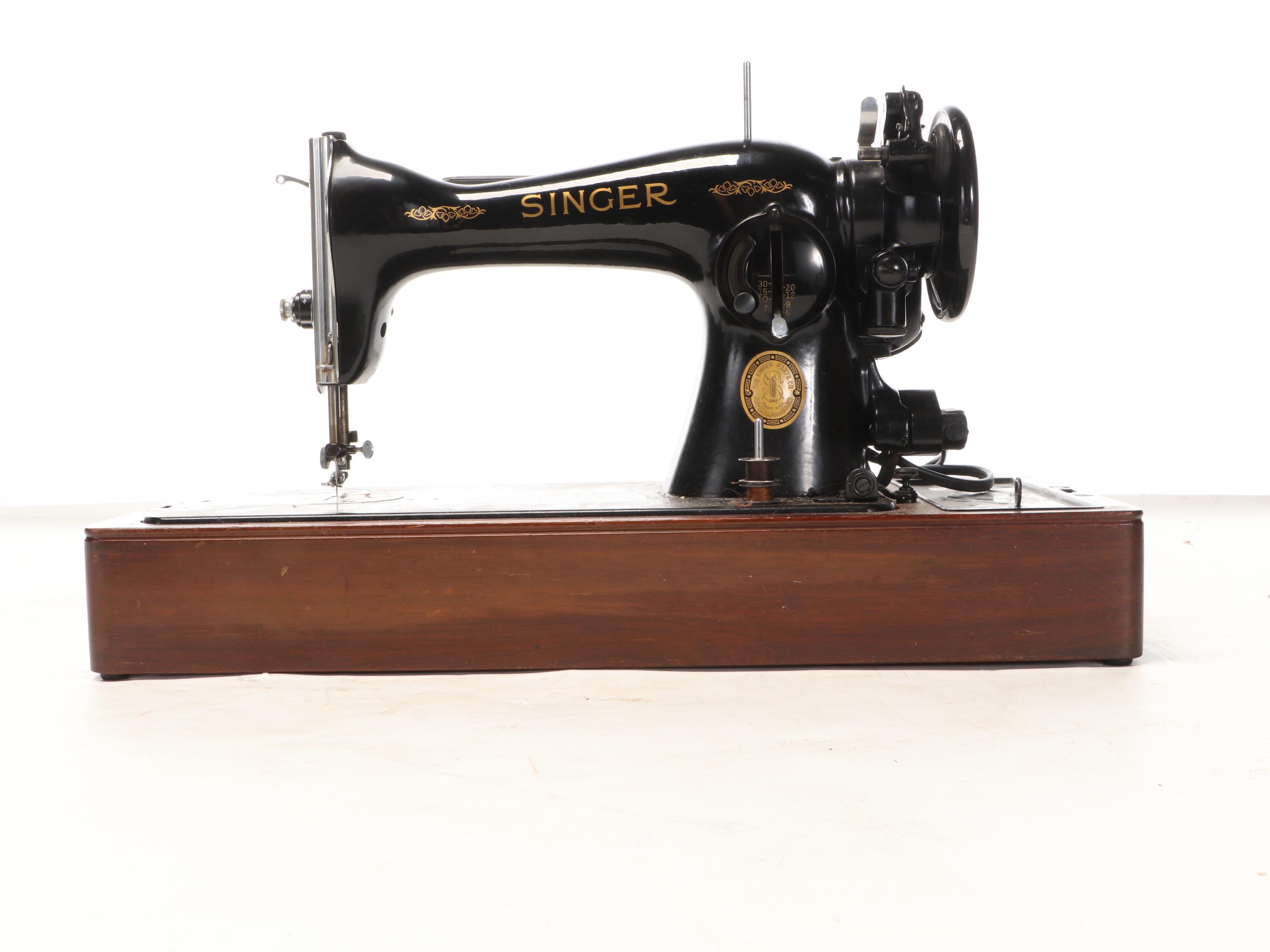 Singer Sewing Machine with Bentwood Case, 1952 EBTH