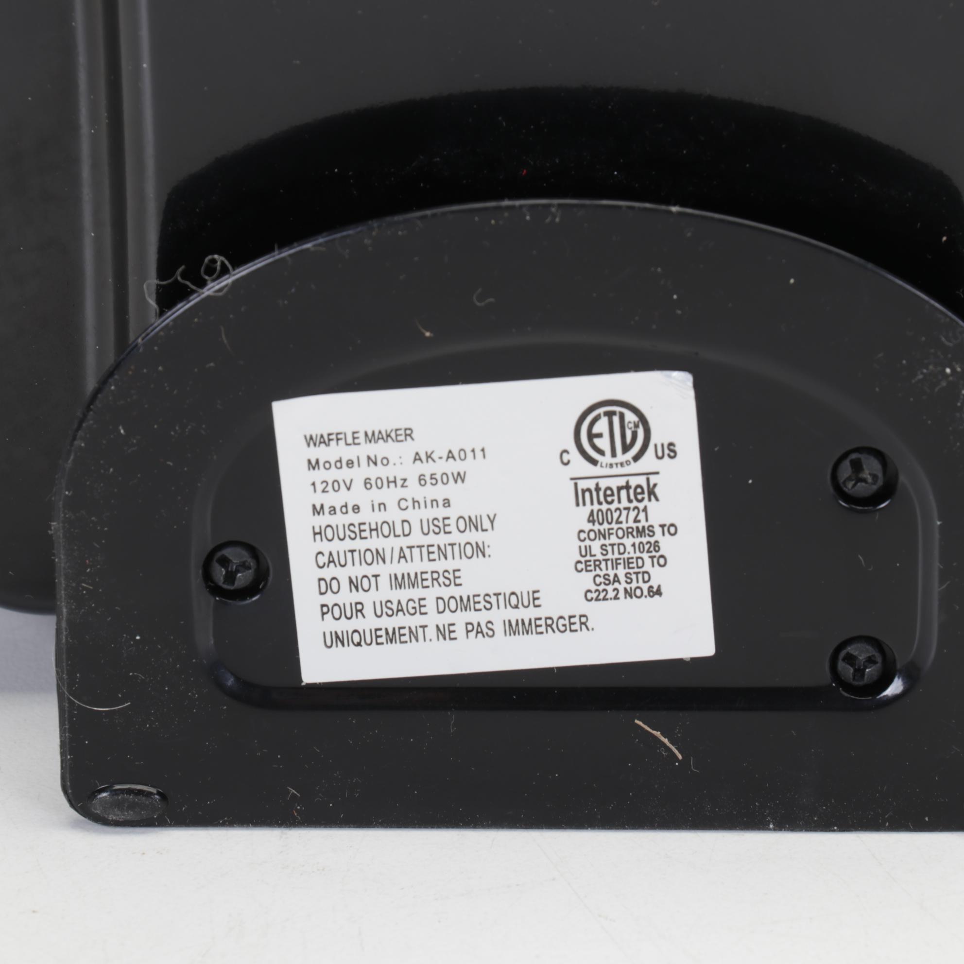 KitchenAid Mixer with Other Waffle Iron and Pyrex Mixing Bowls and Casseroles EBTH