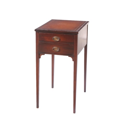 Federal Style Mahogany and Leather-Top Side Table, Mid to Late 20th Century