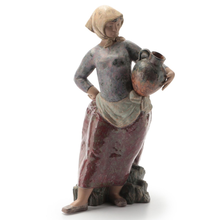 Lladró "Country Woman" Gres Porcelain Figurine Designed by Fulgencio García