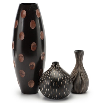 Wooden Dimple Vase with Other Carved Wooden and Resin Vase