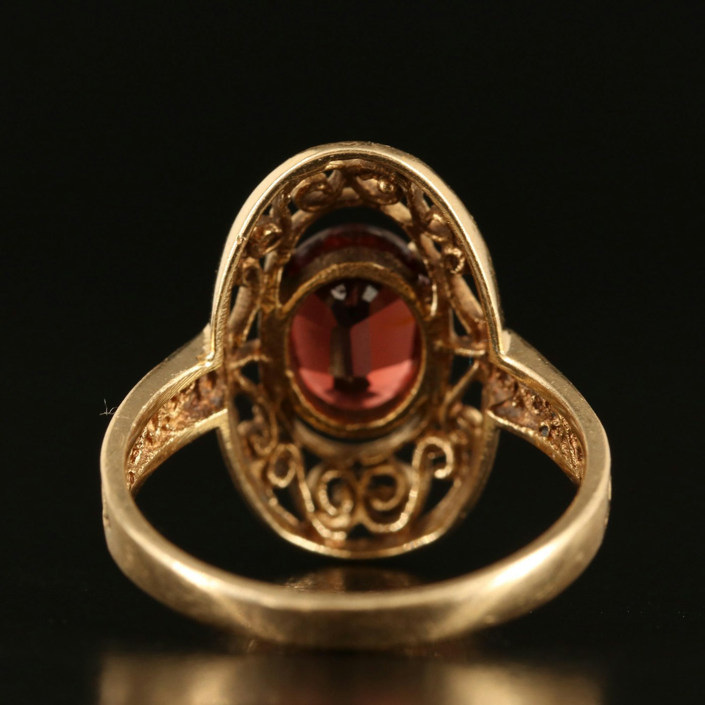 14K Garnet Oval Ring with Scroll Detail | EBTH