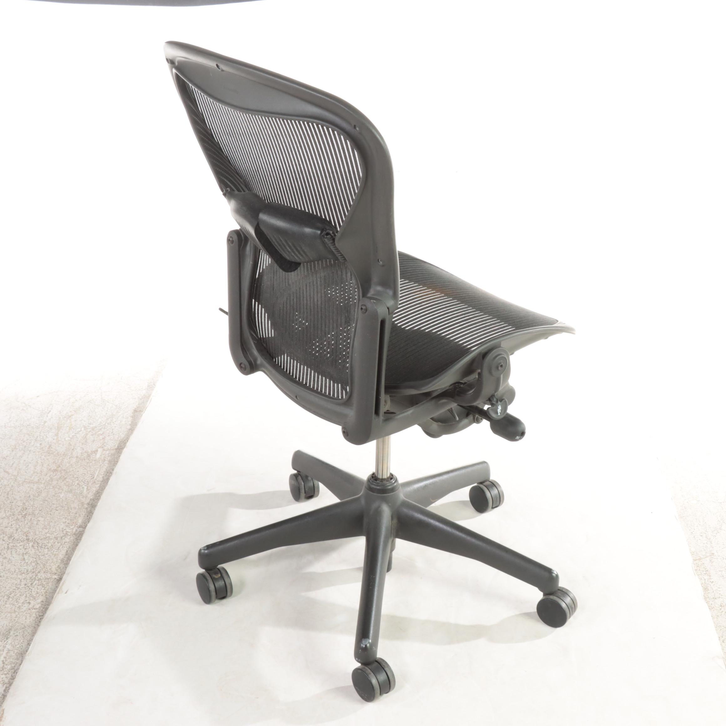 Herman Miller "Aeron" Mesh Back and Seat Office Chair EBTH