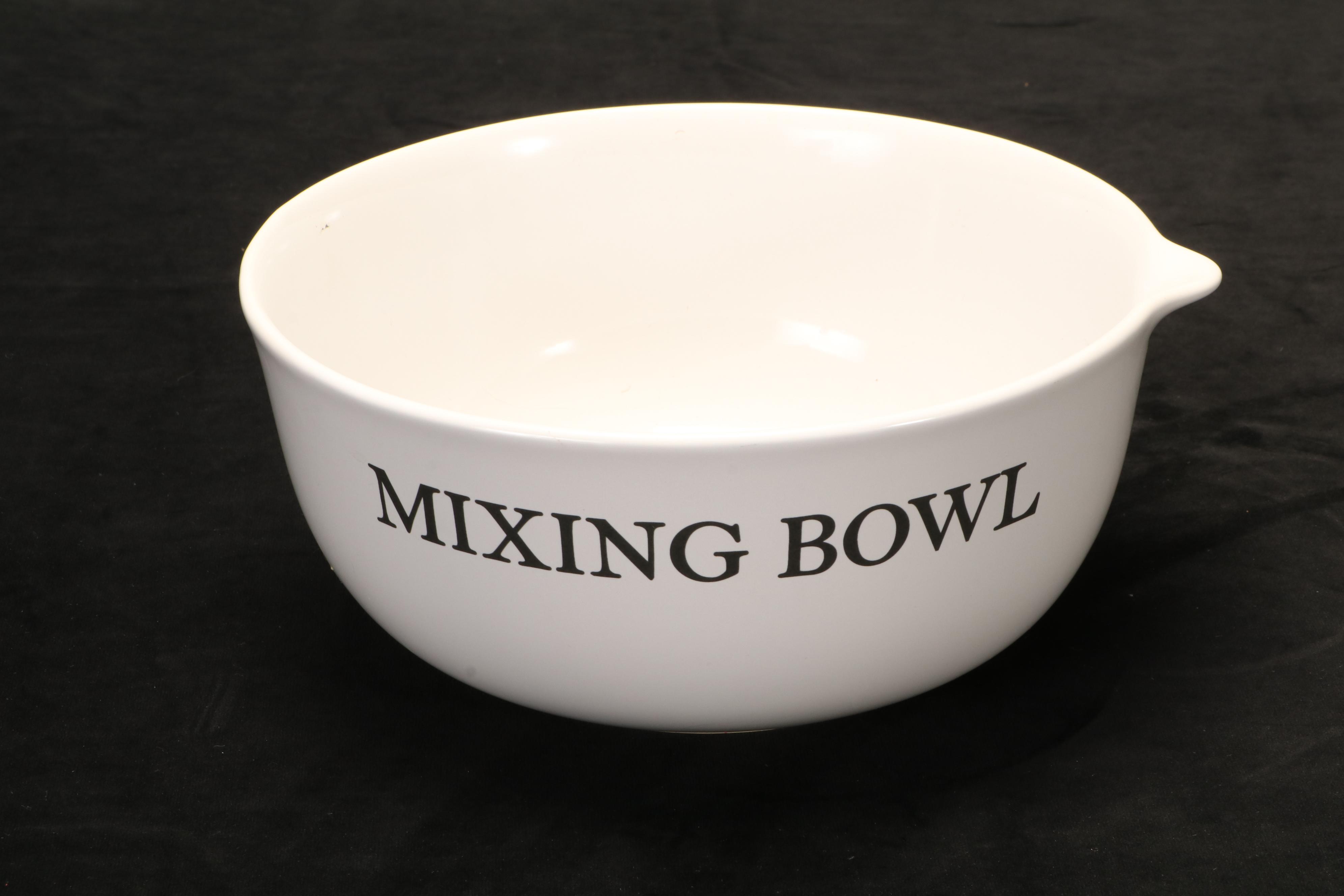 WilliamsSonoma Ceramic Spouted Mixing Bowls EBTH