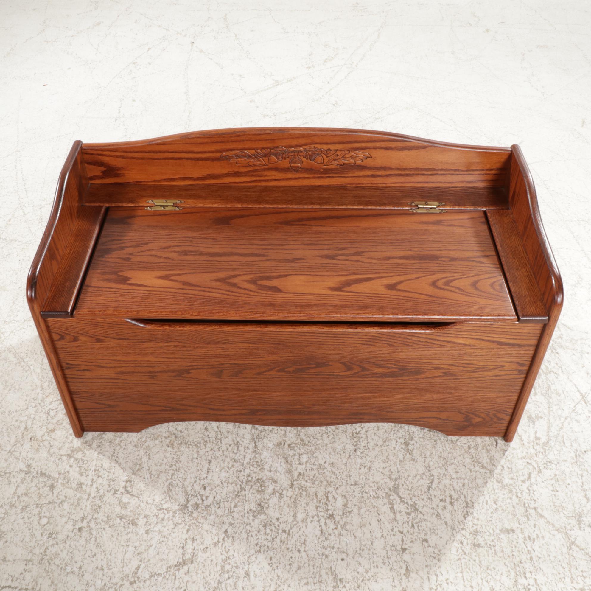 Amish Oak Furniture Trunk EBTH