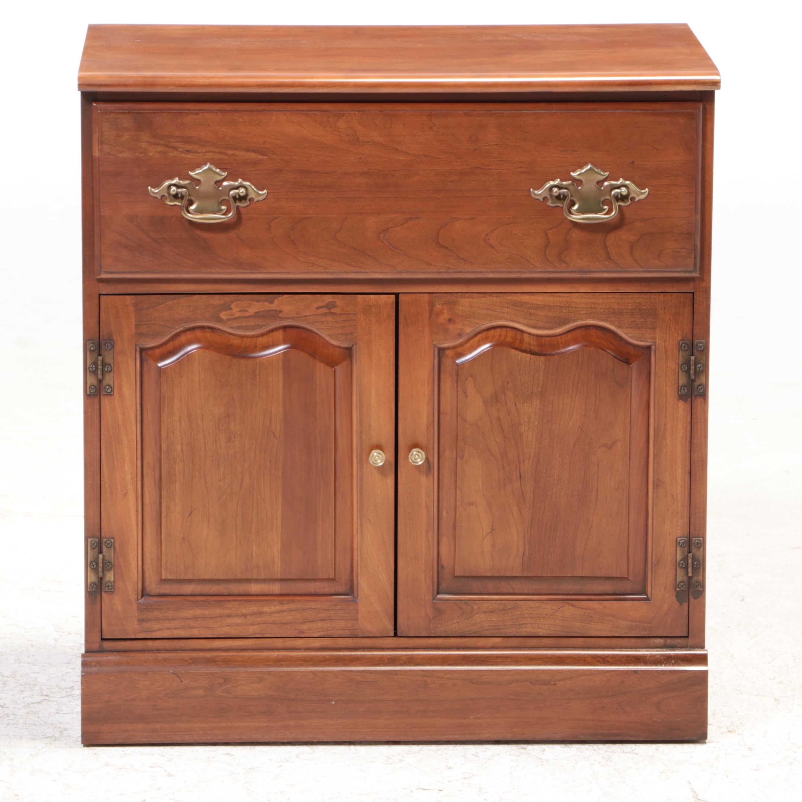 YoungHinkle Federal Style Cherrywood Side EBTH