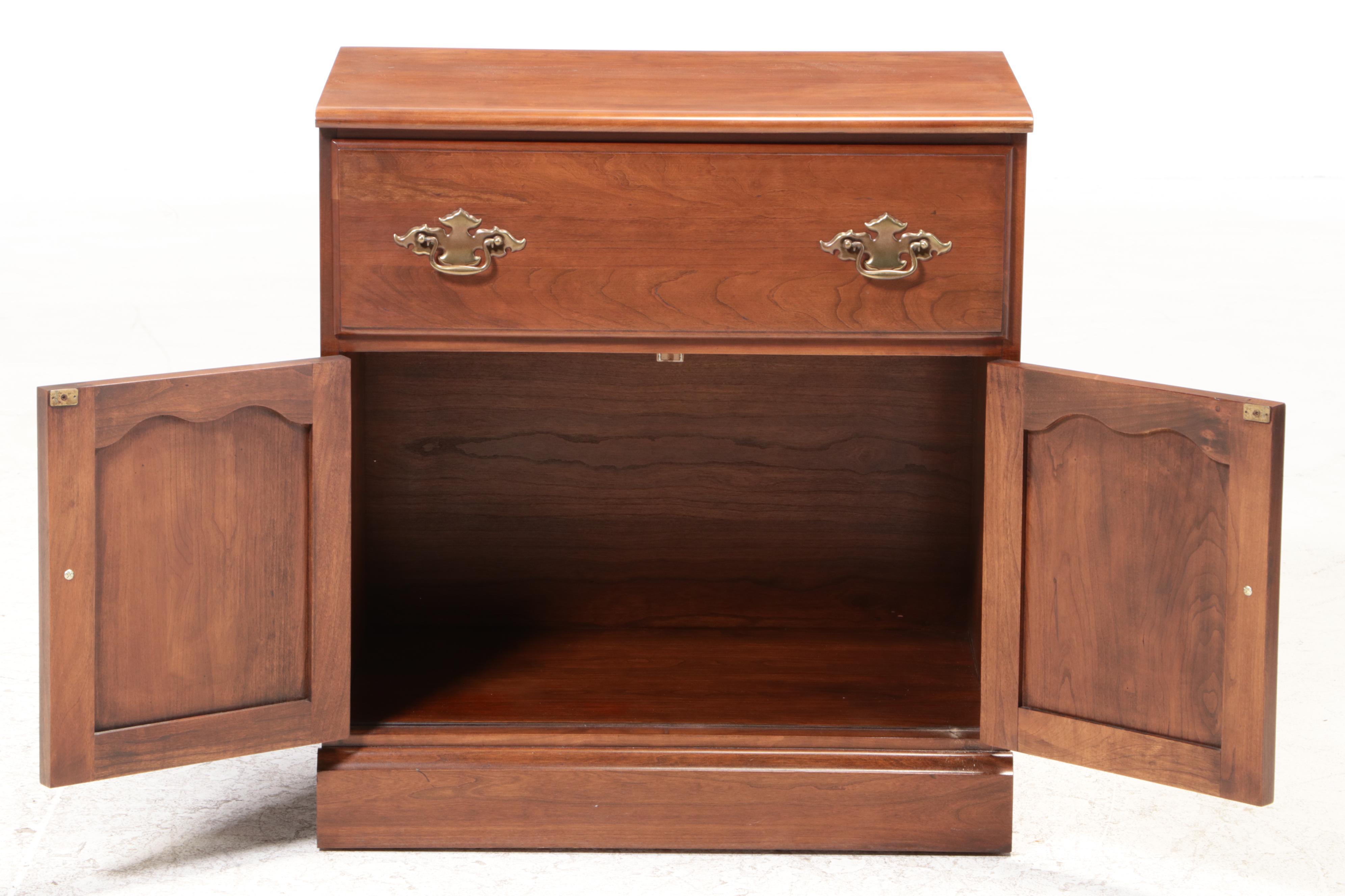 YoungHinkle Federal Style Cherrywood Side EBTH