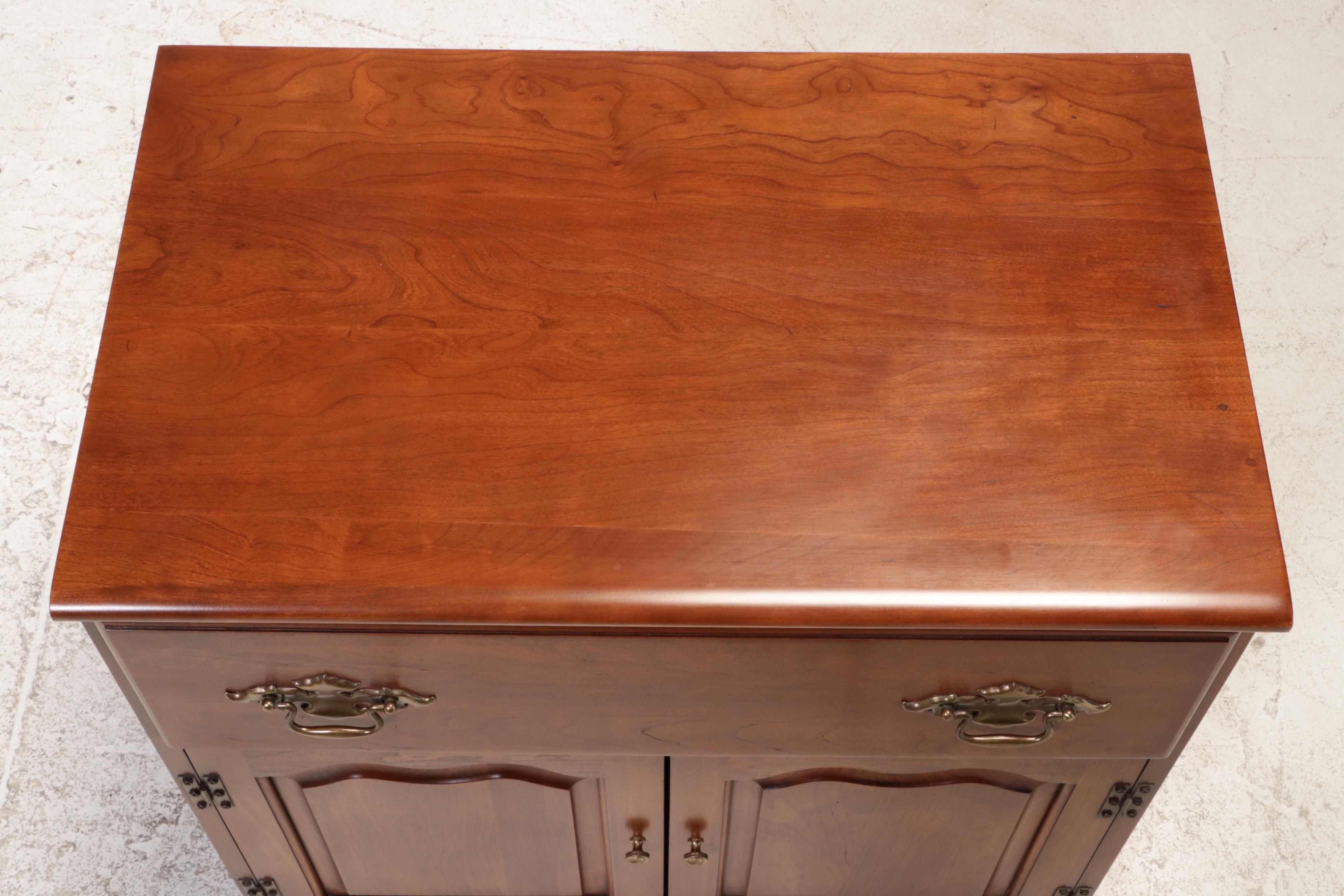 YoungHinkle Federal Style Cherrywood Side EBTH