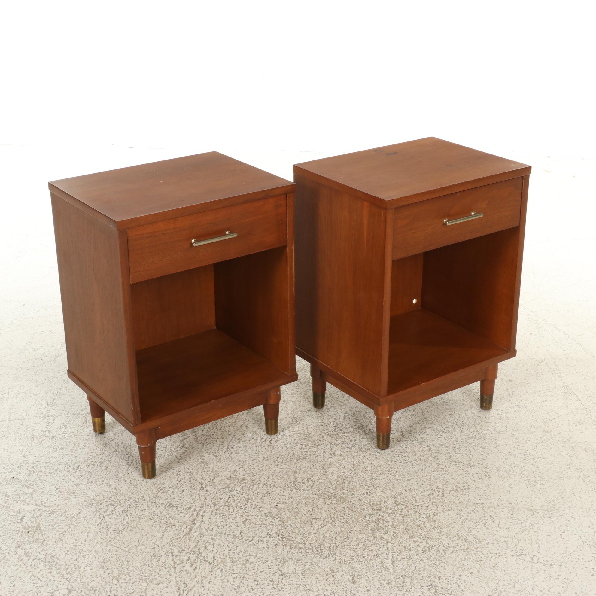 Pair of Drexel Biscayne Group Walnut Bedside Tables EBTH
