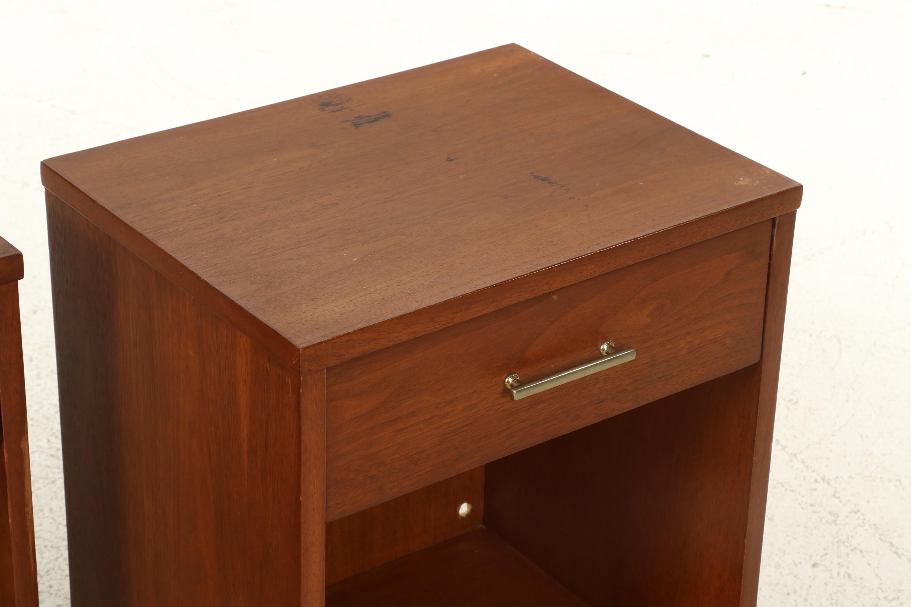 Pair of Drexel Biscayne Group Walnut Bedside Tables EBTH