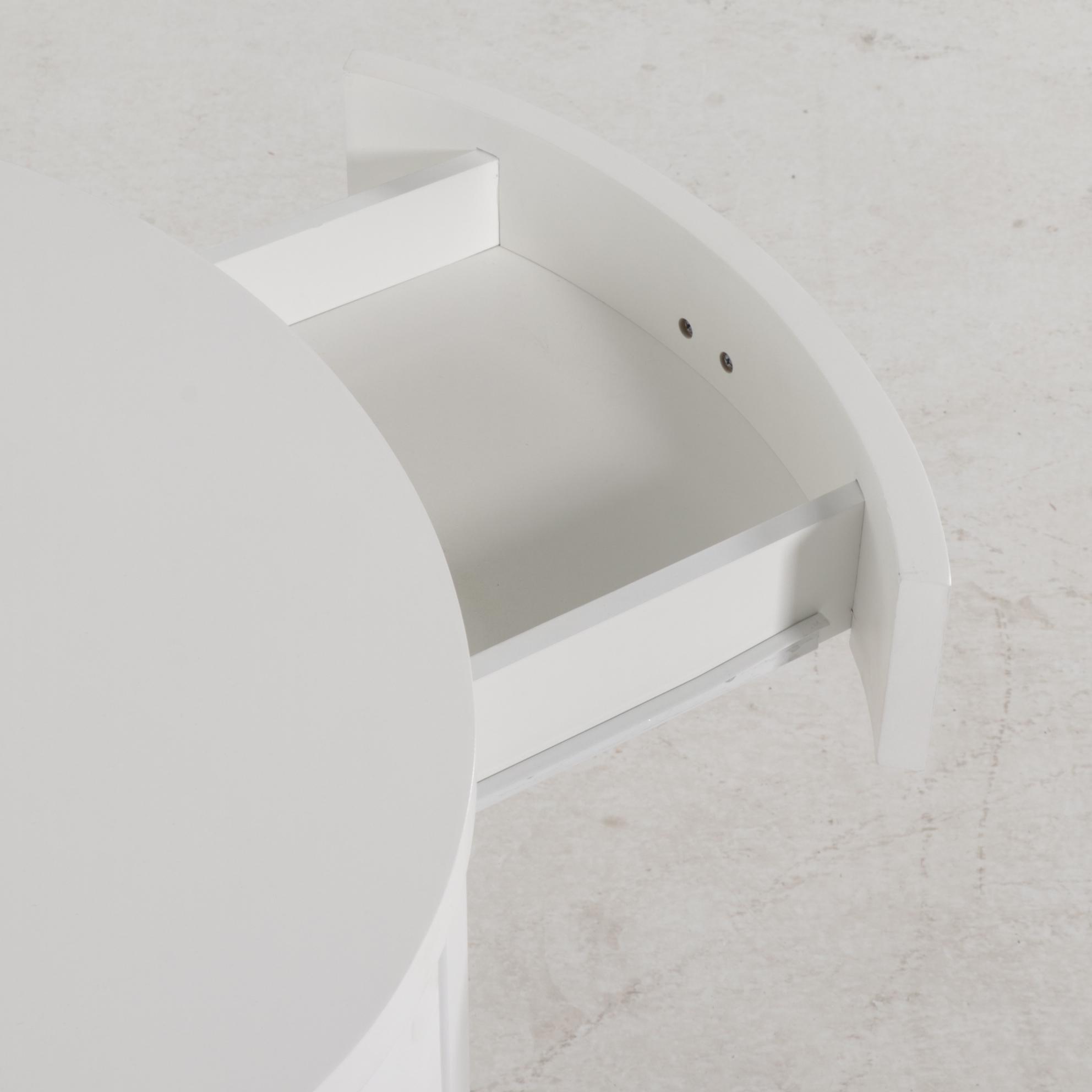 Pair of Crate & Barrel Contemporary White Finished Oval Nightstands EBTH