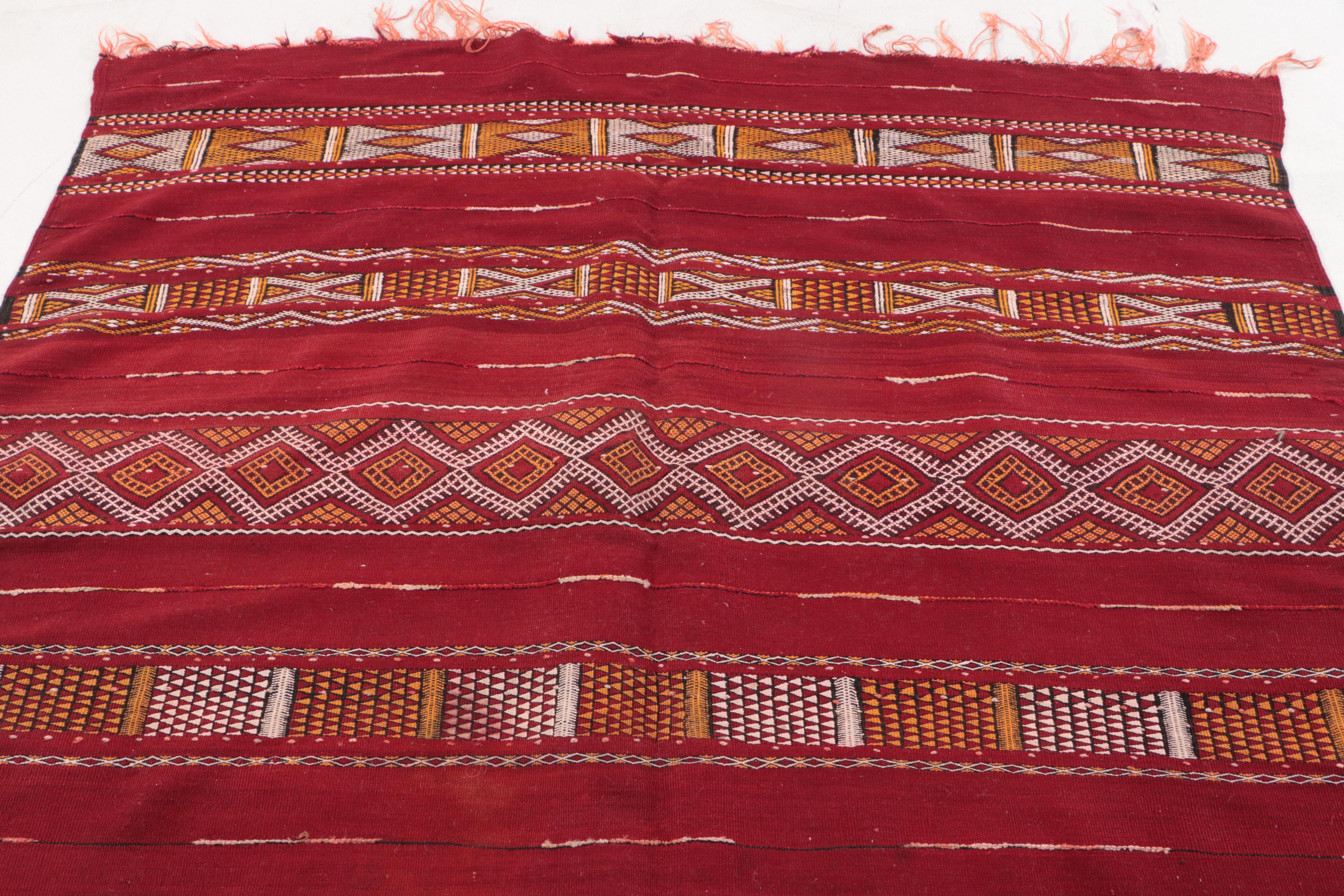 5-8-x-10-4-handwoven-moroccan-zemmour-area-rug-ebth