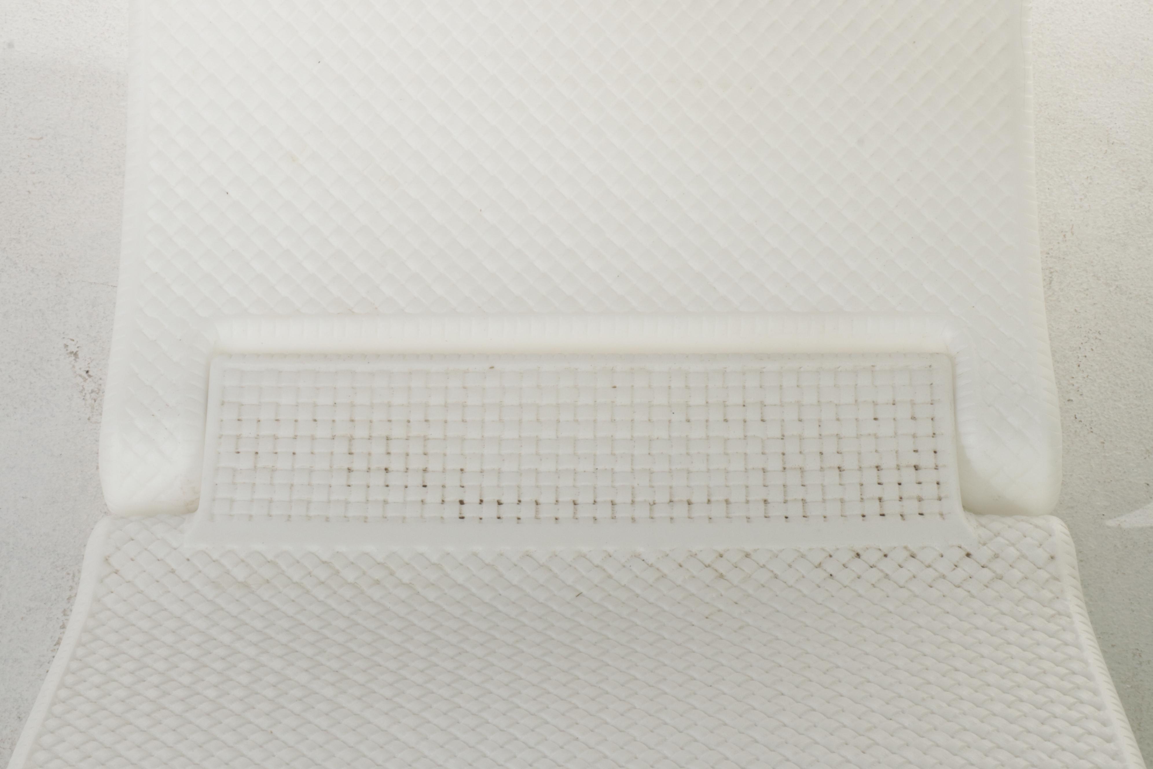 Three Molded Plastic Folding Chaise Lounges, Contemporary EBTH