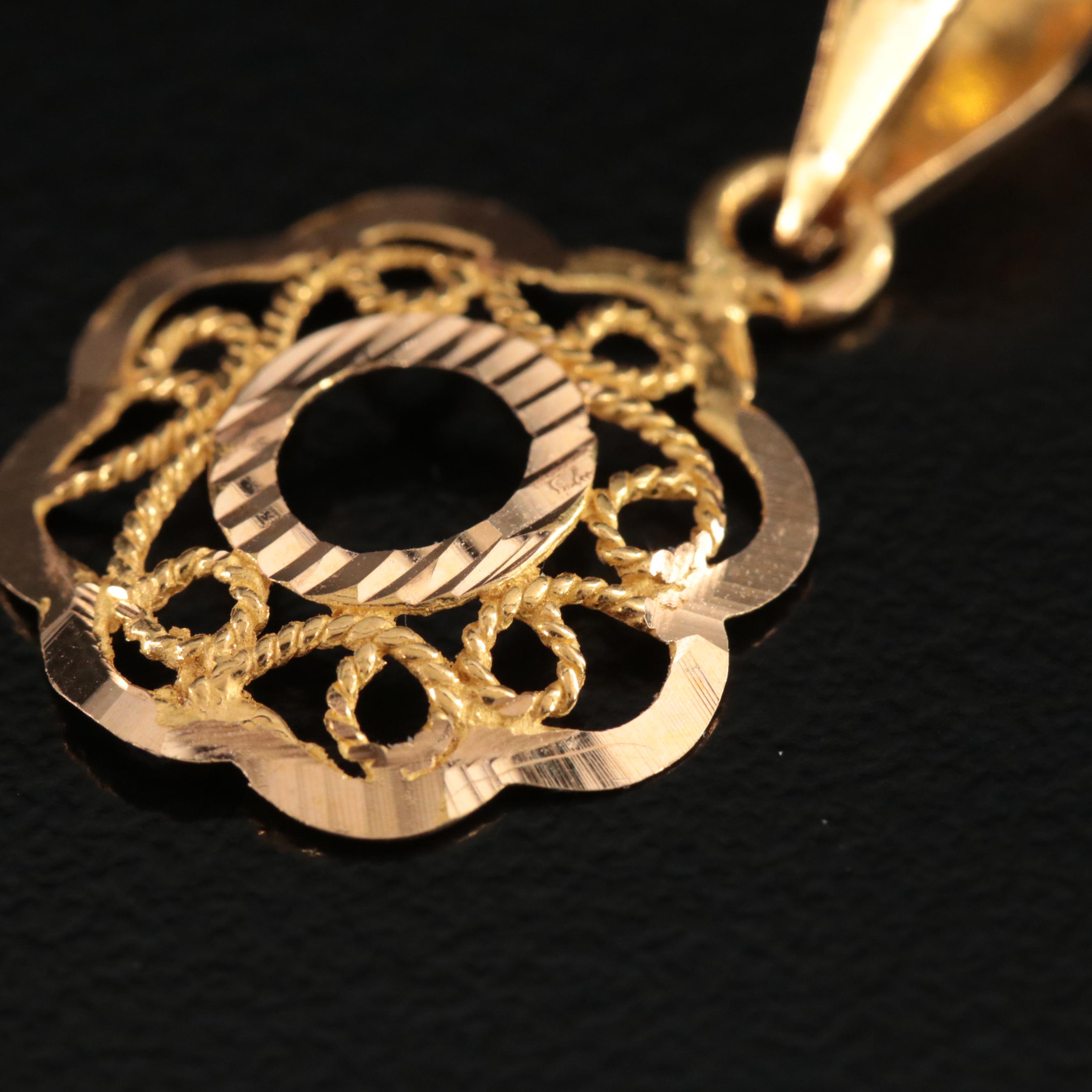 22K Floral and Filigree Pendant | EBTH
